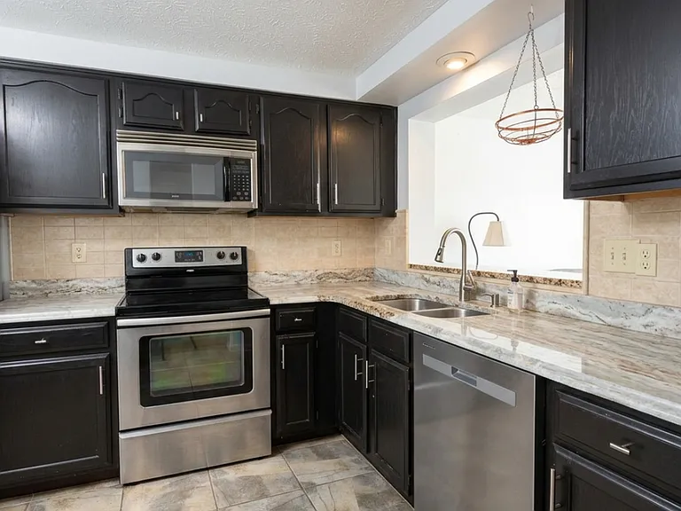 594 Cascade Way #1 — Photo 9