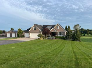 1707 Byron Rd, Hudsonville, MI 49426