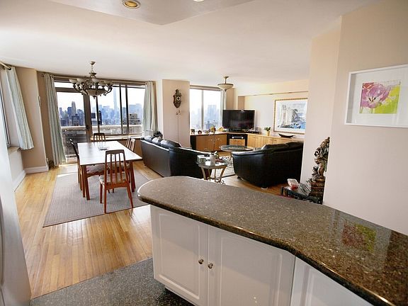 5th image of 200 E 89th St APT 41E