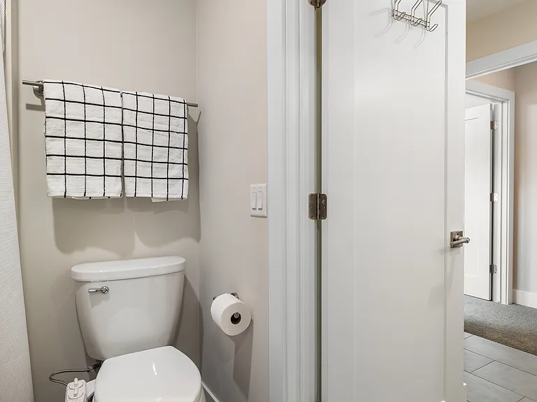 635 Fairview Ave NE #1 — Photo 16