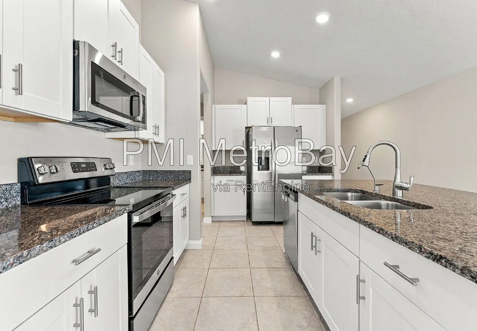 3 bed, 2.0 bath, 1451 sqft, $2,250 — Photo 3