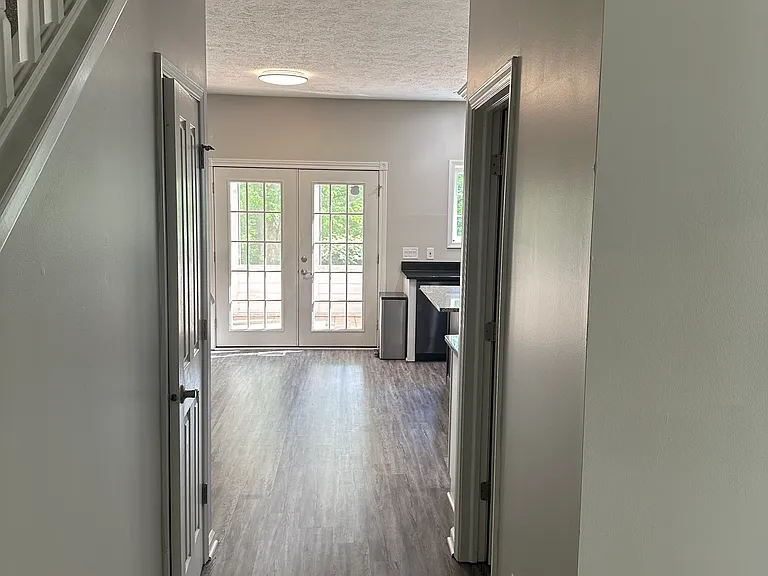 10200 Tammer Dr — Photo 3