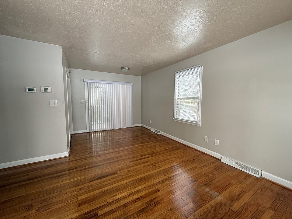 1st image of 319 Raeford Ave #319