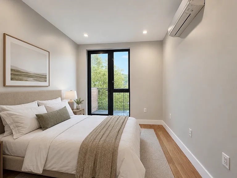 104 E 51st St #4B — Photo 3