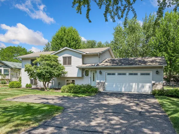 11824 W River Rd, Champlin, MN 55316
