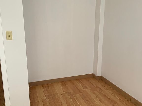 4th image of 2233 E 21st St Floor 2