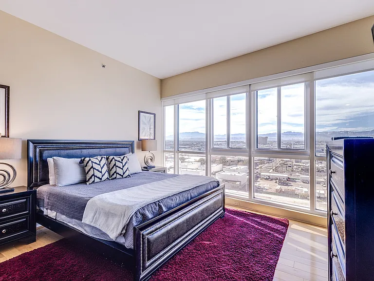 Dean Martin Dr — Photo 15