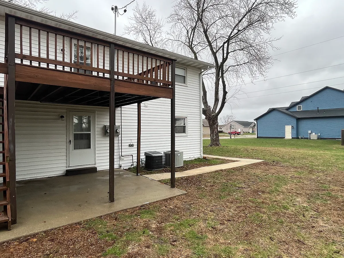 Building Photo - 836 Deerfield Rd #1