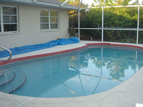 Heated Pool w/solar cover