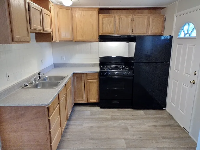 Chesapeake Pointe Townhouses — Photo 2