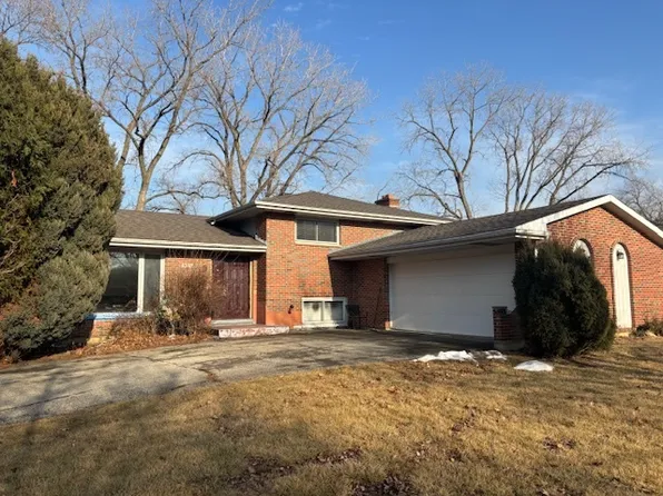 651 N Stephen Dr, Palatine, IL 60067