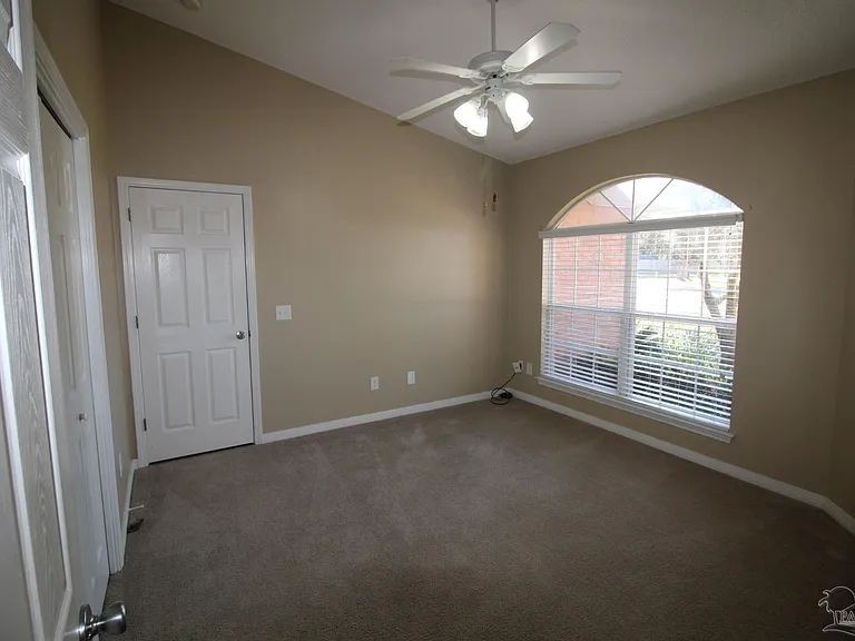 1100 Freeboard Blvd — Photo 13