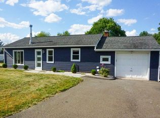 28 Evergreen Rd, Cromwell, CT 06416