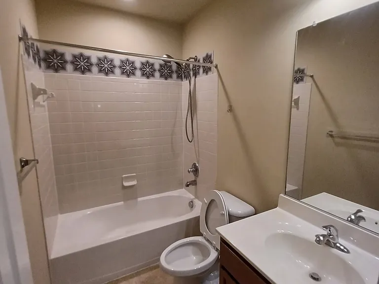103 Argyle Ct #1 — Photo 8
