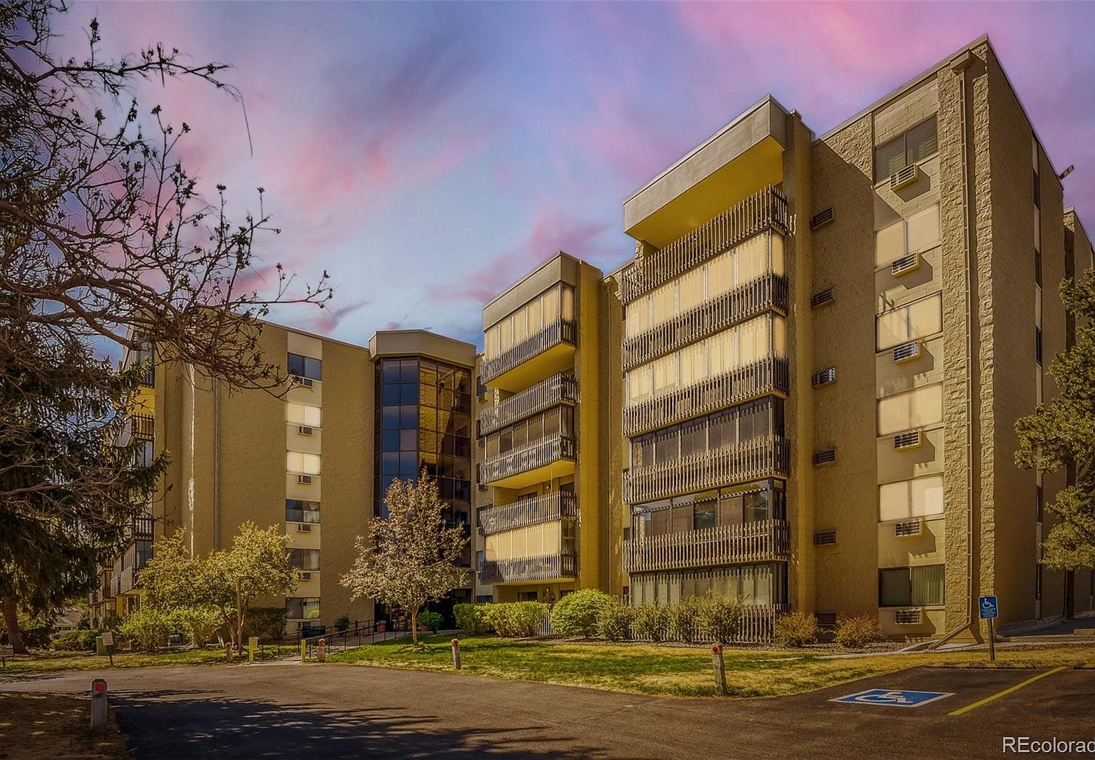 14102 E Linvale Place #305