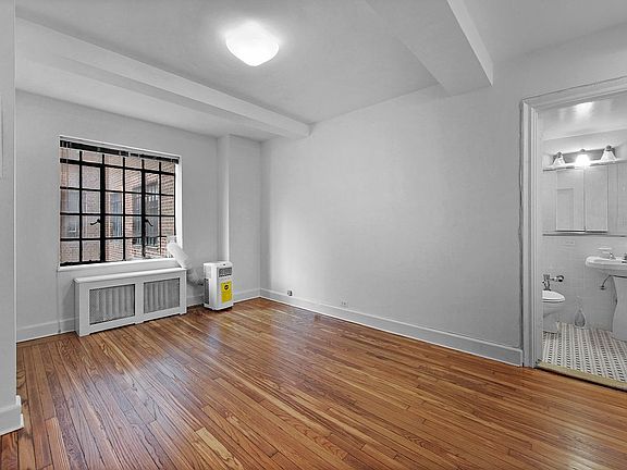 3rd image of 25 Tudor City Pl APT 610