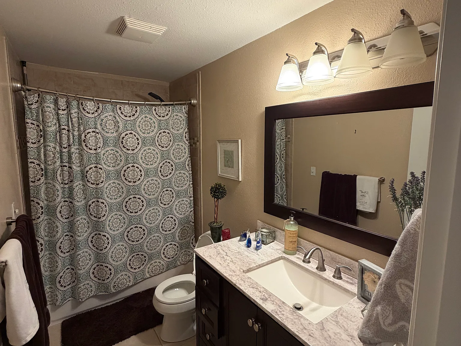 4 bed, 2.5 bath, 2995 sqft, $1,200 — Photo 4
