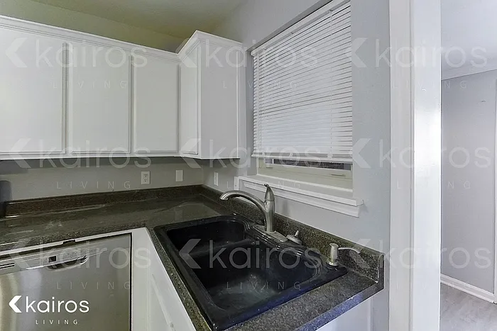 3807 S Williams St — Photo 7