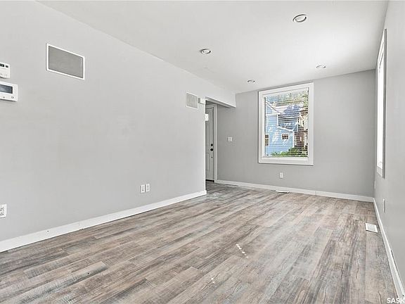 5th image of 215 26th STREET W