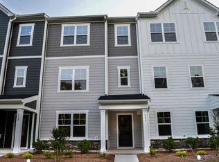 606 Hortons Creek Rd, Cary, NC 27519