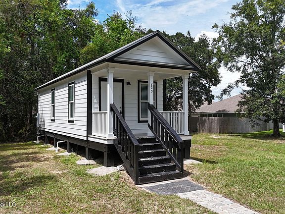 3rd image of 220 Church Ln