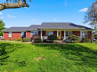 645 King Luke Ct, Berea, KY 40403