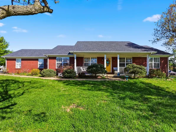 645 King Luke Ct, Berea, KY 40403