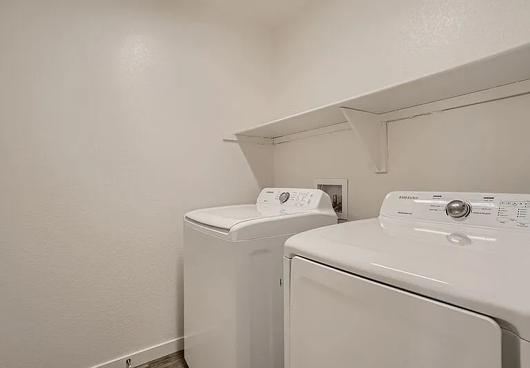 9720 Clermont Ln — Photo 16