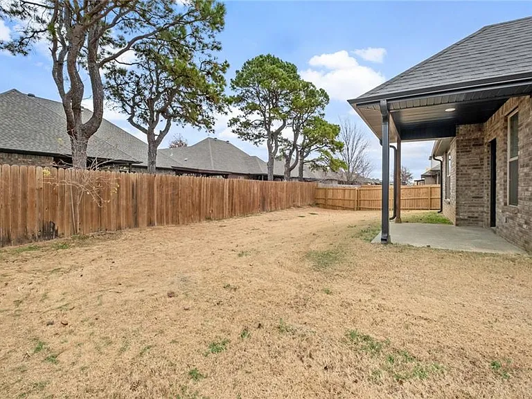 3306 Rosemont Ave — Photo 28