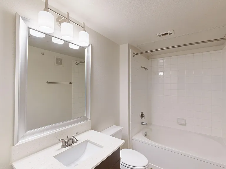 Residences at the Domain — Photo 117