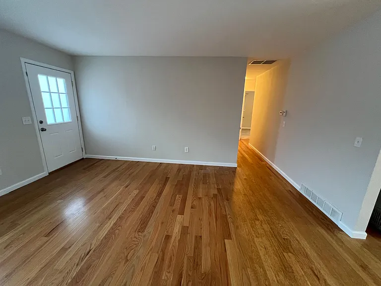 2560 Yarrow Ct — Photo 11