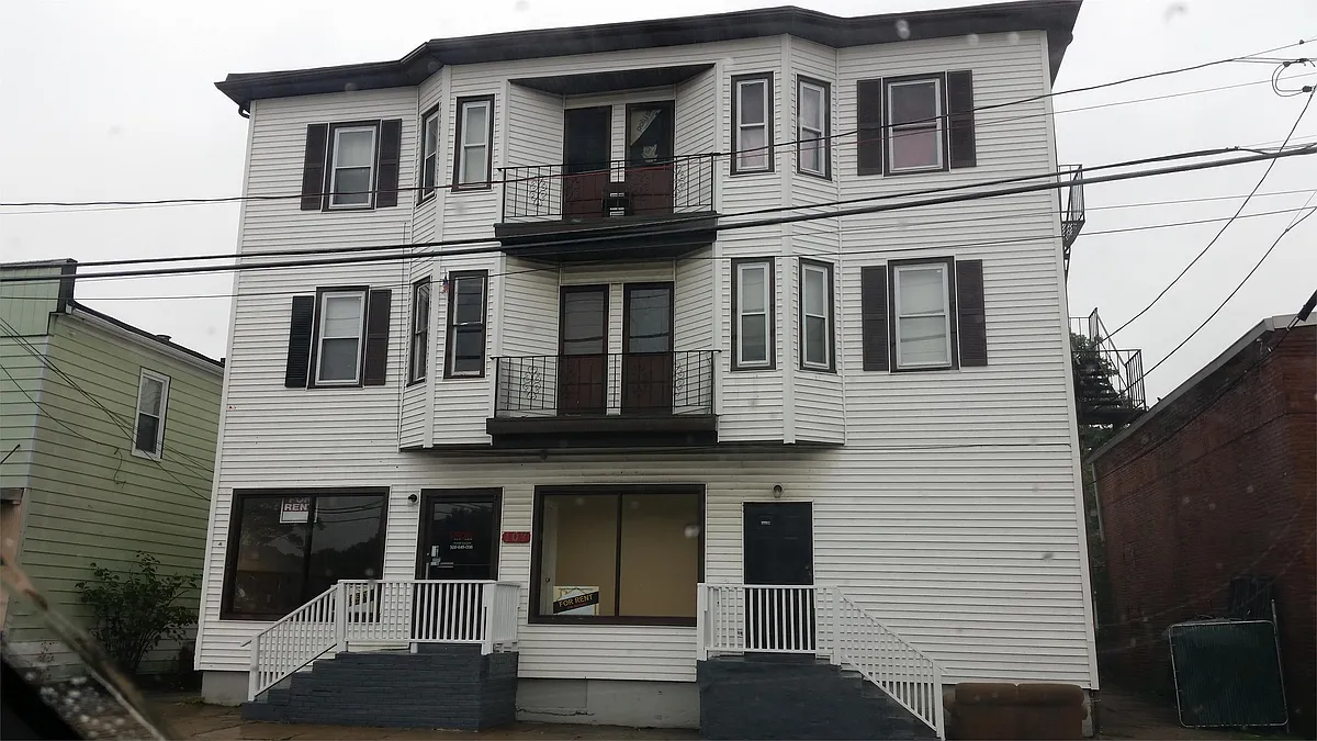 Building Photo - 107 Ames St