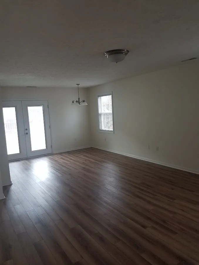 2 bed, 1400 sqft, $1,500 — Photo 4