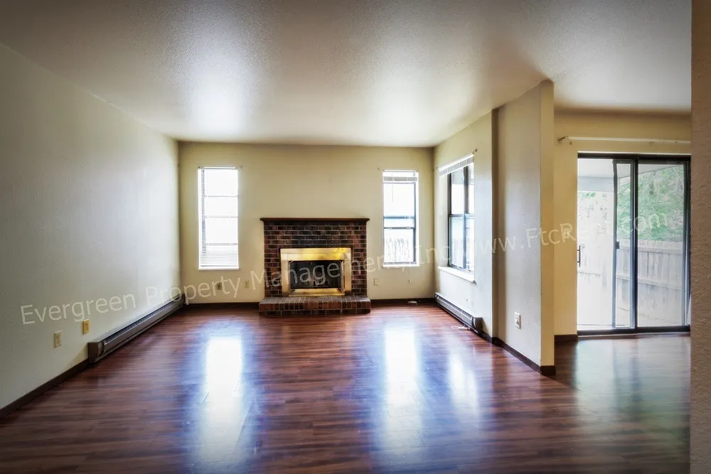 Building Photo - W-23
