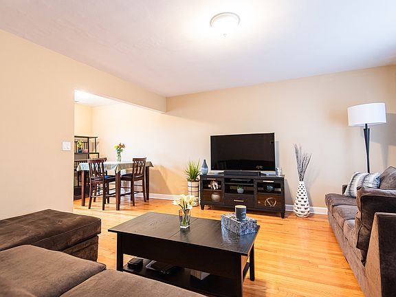 2nd image of 2642 W Foster Ave APT 305