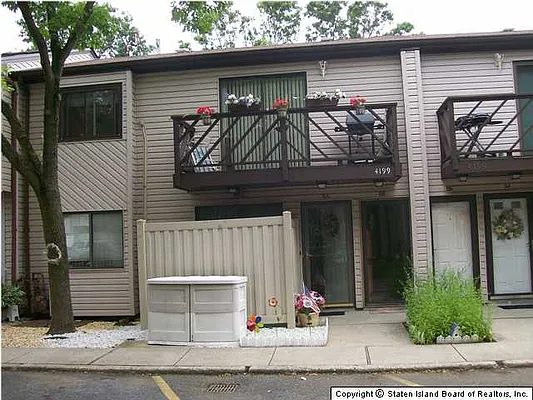 Sold by Robert DeFalco Realty | media 41