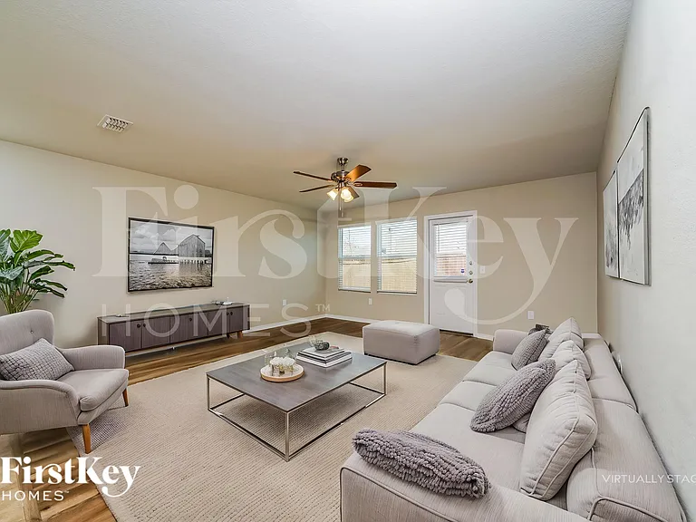 1505 Vernon Dr — Photo 4