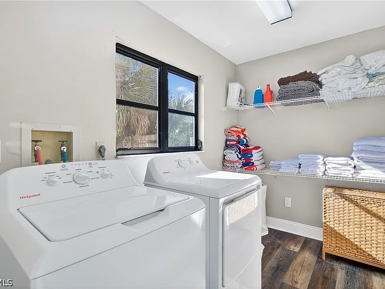 1576 Beechwood Trl — Photo 18
