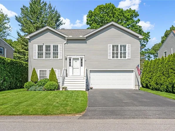 86 Inkberry Trl, Narragansett, RI 02882