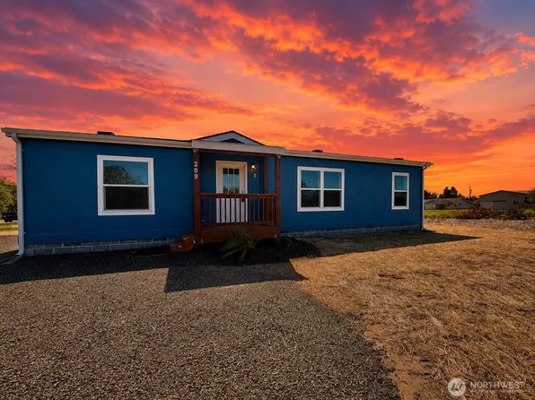 299 Octopus Avenue NE, Ocean Shores, WA 98569