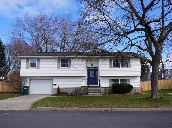 3 Miller St, Oswego, NY 13126