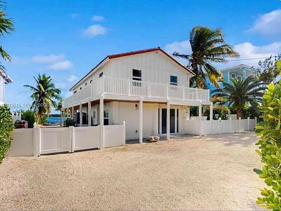 2nd image of 128 La Paloma Rd