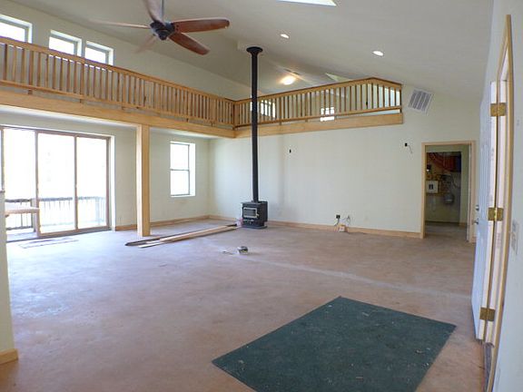 5th image of 303 Kingfisher Ln