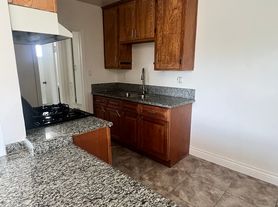 1255 W 19th St, Long Beach, CA