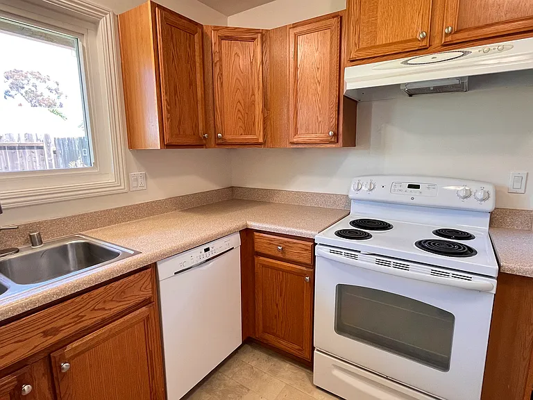 7129 Teasdale Ave — Photo 5
