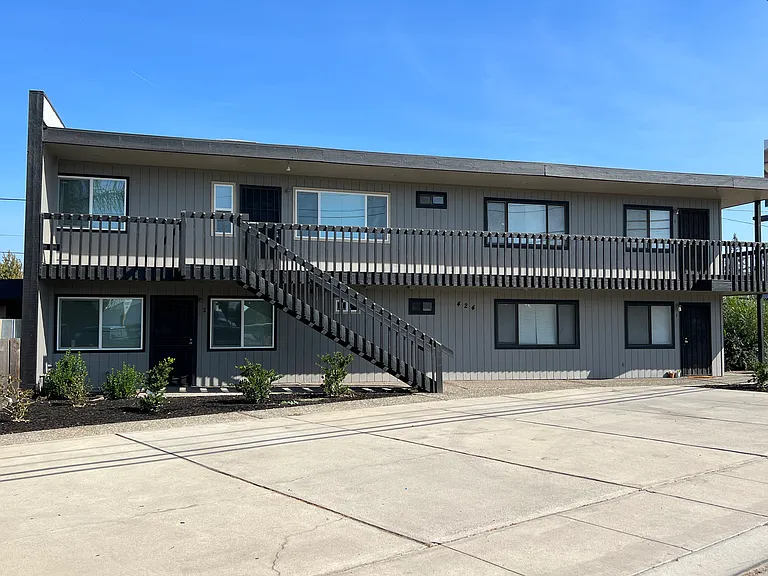 424 Frontage Rd #1 — Photo 6