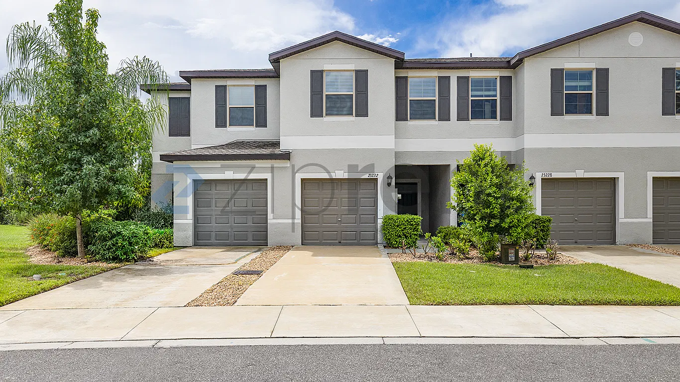 3 bed, 2.5 bath, $2,560 — Photo 1