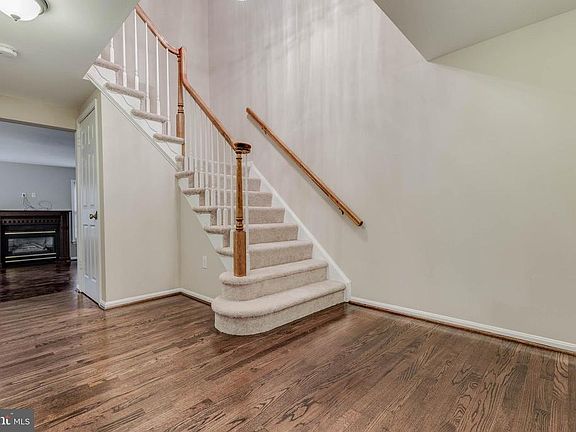 Light and bright foyer