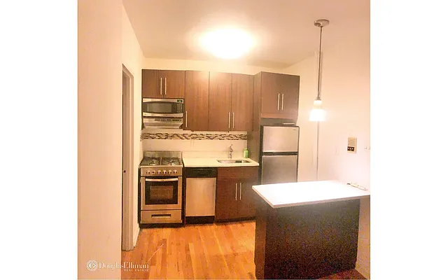 Rented by Douglas Elliman | media 22