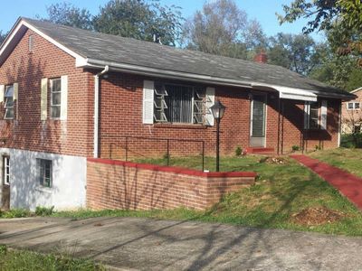 2424 Howard Ave NE, Roanoke, VA, 24012